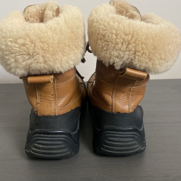 UGG Adirondack III Waterproof Leather
Winter Bootie Camel Size 7.5 - Picture 4 of 14